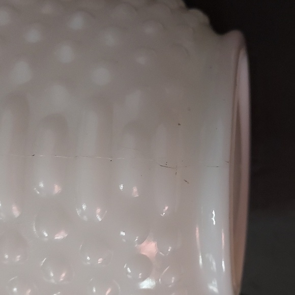 Hobnail Milk Glass Planter/Wide Mouth Vase.GUC. - Picture 4 of 8